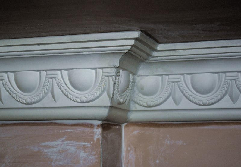 Larg cornic detail